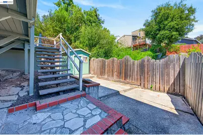 8382 Golf Links Rd, Oakland, CA 94605 - Photo 32