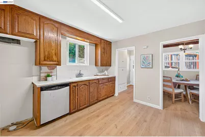 8382 Golf Links Rd, Oakland, CA 94605 - Photo 14