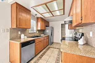 847 W Sunset Blvd, Hayward, CA 94541 - Photo 10