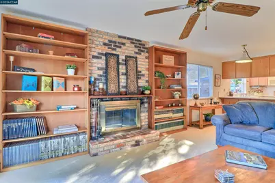 2811 Saint Joseph Dr, Concord, CA 94518 - Photo 32