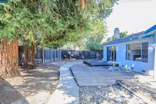 2811 St Joseph Dr, Concord, CA 94518 - Photo 62