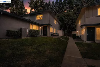 8172 Arroyo Dr #3, Pleasanton, CA 94588 - Photo 2