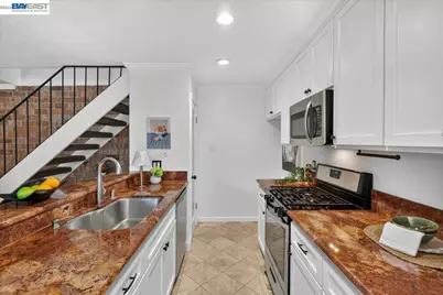 8172 Arroyo Dr #3, Pleasanton, CA 94588 - Photo 16