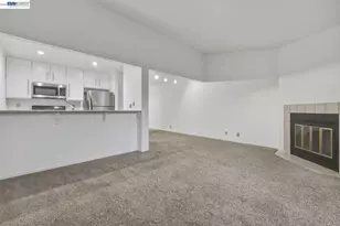 1511 Four Oaks Cir, San Jose, CA 95131 - Photo 6