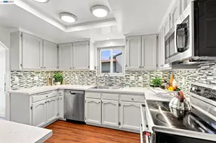 17291 Via Flores, San Lorenzo, CA 94580 - Photo 16