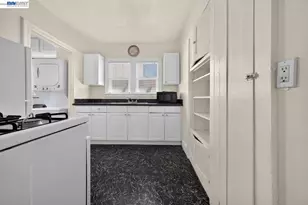 922 Arlington Ave, Oakland, CA 94608 - Photo 22