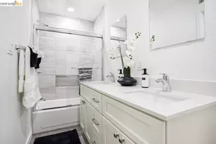 6855 Gunn Dr, Oakland, CA 94611 - Photo 18