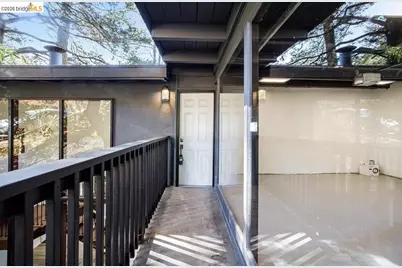 6855 Gunn Dr, Oakland, CA 94611 - Photo 24