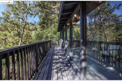 6855 Gunn Dr, Oakland, CA 94611 - Photo 20