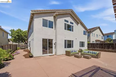 327 Hawk Ridge Dr, Richmond, CA 94806 - Photo 30