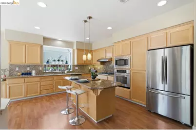327 Hawk Ridge Dr, Richmond, CA 94806 - Photo 8