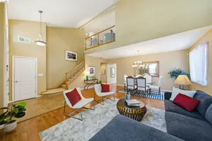 327 Hawk Ridge Dr, Richmond, CA 94806 - Photo 2