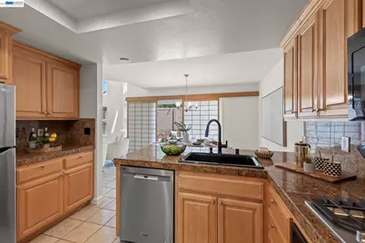 34930 Sea Cliff Ter, Fremont, CA 94555 - Photo 6