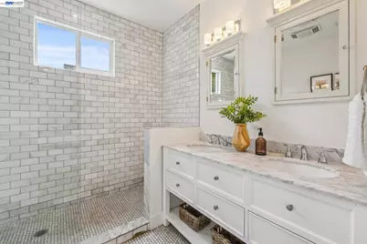 1020 53rd Street, Oakland, CA 94608 - Photo 18