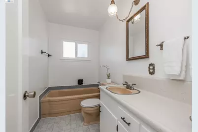 22907 Nevada, Hayward, CA 94541 - Photo 26