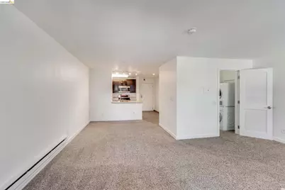 6400 Christie Ave #3206, Emeryville, CA 94608 - Photo 2
