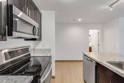 6400 Christie Ave #3206, Emeryville, CA 94608 - Photo 8