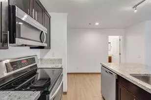 6400 Christie Ave, Emeryville, CA 94608 - Photo 8