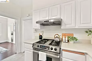 1028 57th St, Oakland, CA 94608 - Photo 14