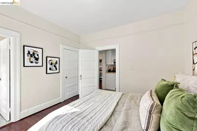 1028 57th St, Oakland, CA 94608 - Photo 22