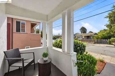 1028 57th St, Oakland, CA 94608 - Photo 4