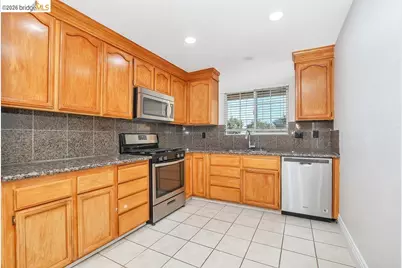 1316 Saint Frances Dr, Antioch, CA 94509 - Photo 14
