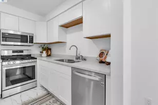 403 Olympus, Hercules, CA 94547 - Photo 10
