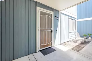 403 Olympus, Hercules, CA 94547 - Photo 2