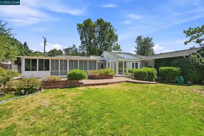 208 Ivy Dr, Orinda, CA 94563 - Photo 32