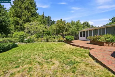 208 Ivy Dr, Orinda, CA 94563 - Photo 26