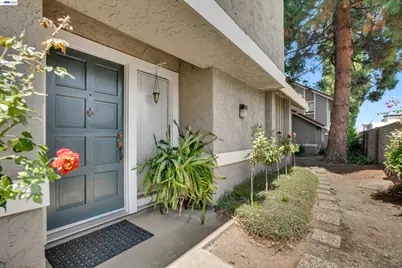 2023 Los Gatos Almaden Rd, San Jose, CA 95124 - Photo 2