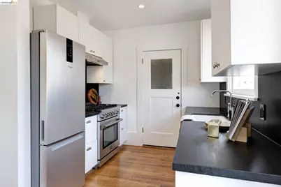 4132 Manila Ave, Oakland, CA 94609 - Photo 14