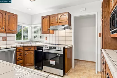 1833 Sandalwood Dr, Concord, CA 94519 - Photo 6