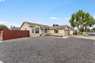1618 Paseo Flores Dr, Suisun City, CA 94585 - Photo 6
