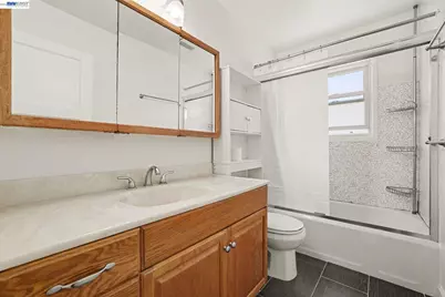 15890 Via Pinale, San Lorenzo, CA 94580 - Photo 14
