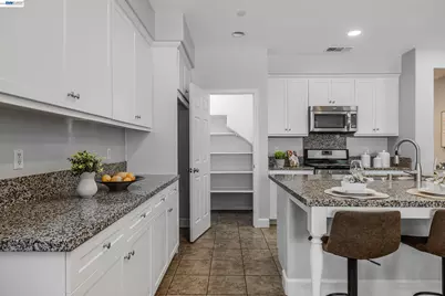 2584 Remy Javier Ct, Tracy, CA 95377 - Photo 10