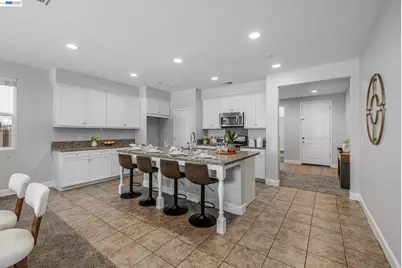 2584 Remy Javier Ct, Tracy, CA 95377 - Photo 8