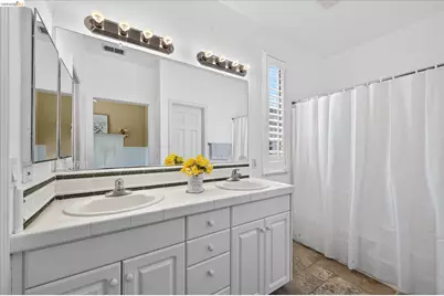 2012 Trailside Dr, Brentwood, CA 94513 - Photo 6
