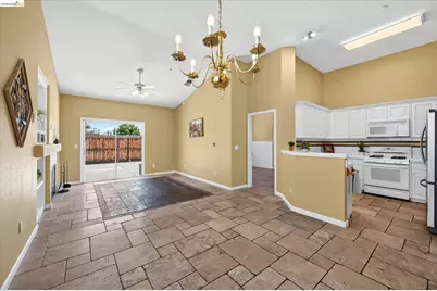 2012 Trailside Dr, Brentwood, CA 94513 - Photo 4