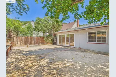 4015 Rusting Ave, Oakland, CA 94605 - Photo 42