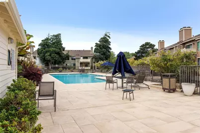124 Lakeshore Ct, Richmond, CA 94804 - Photo 32