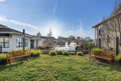 124 Lakeshore Ct, Richmond, CA 94804 - Photo 40