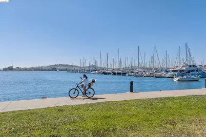 124 Lakeshore Ct, Richmond, CA 94804 - Photo 54