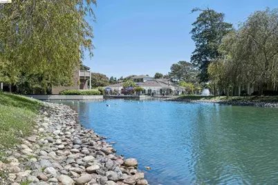 124 Lakeshore Ct, Richmond, CA 94804 - Photo 48