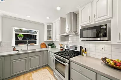 824 Santa Ray Ave., Oakland, CA 94610 - Photo 14