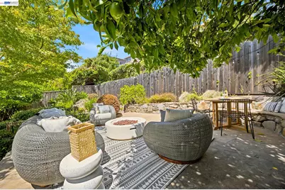 824 Santa Ray Ave., Oakland, CA 94610 - Photo 46