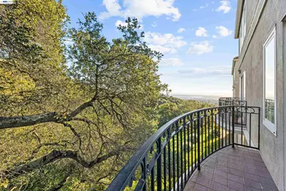 4636 Redwood Rd, Oakland, CA 94619 - Photo 14
