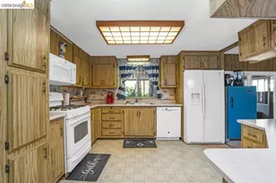 2166 Dalis Dr, Concord, CA 94520 - Photo 14