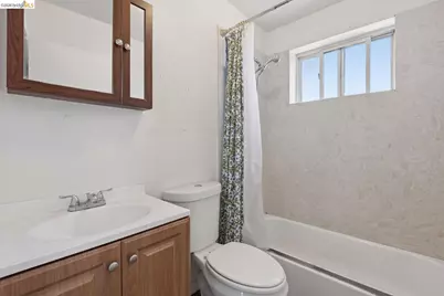 2562 60th Ave, Oakland, CA 94605 - Photo 20