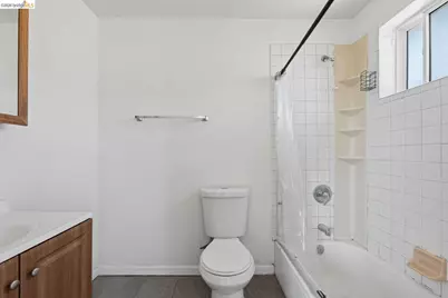 2562 60th Ave, Oakland, CA 94605 - Photo 14